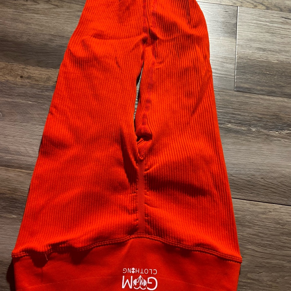 Red gym clothing leggings . Very comfy